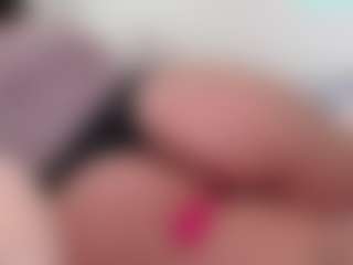 Bornintitan's Live Sex Cam Show
