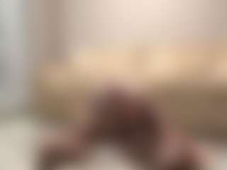 Live cam show with DaiseyDelavergne - Hairy Pussy on Camsoda