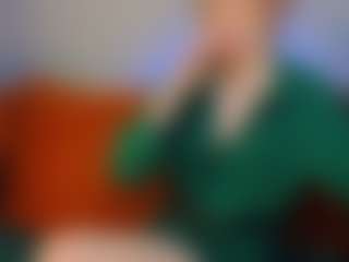Live cam show with EsmeSnowKitty - Big Ass MILF on Hubzter Live