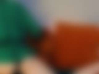 Live cam show with EsmeSnowKitty - Brown Eyes Teen (18+) on camwithhim.com