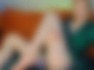 Live cam show with EsmeSnowKitty - Strip MILF on Streamer API