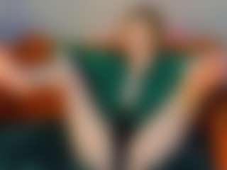 Live-camshow met EsmeSnowKitty - Big Tits Small Tits op Camsoda