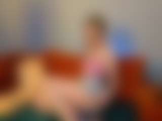 Live cam show with EsmeSnowKitty - Blue Eyes on Camsoda