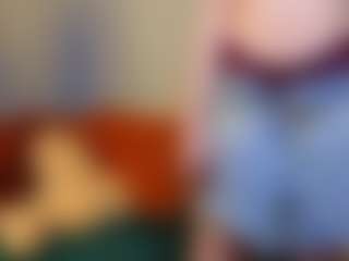 Live cam show with EsmeSnowKitty - New Brown Eyes on dropp.cam