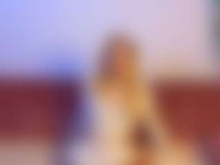 Live cam show with EsmeSnowKitty - Mature Young Adult on live.xheat.ai