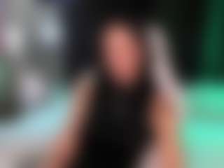 Live cam show with Eve-luxx - Green Eyes on madthumbs