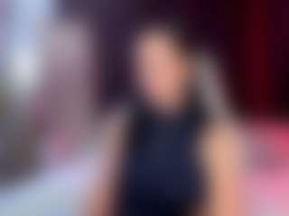 Live cam show with Eve-luxx - Fingers on Camsoda