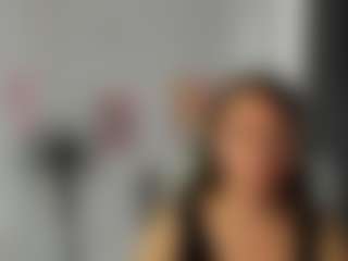 Live cam show with SamanthaDiamond - Average on SinfulBabes