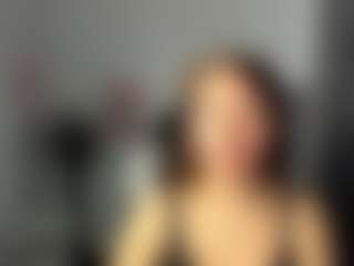 SamanthaDiamond MILF webcam performer live streaming