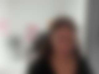 Live cam show with SamanthaDiamond - Skinny MILF on xxxlivecams.org