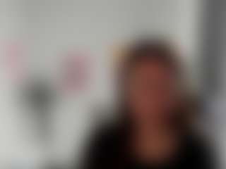 SamanthaDiamond MILF webcam performer live streaming