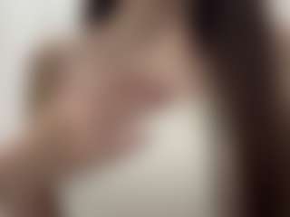 Live-camshow met ShanaeHilfiker - New Small Tits op Camsoda