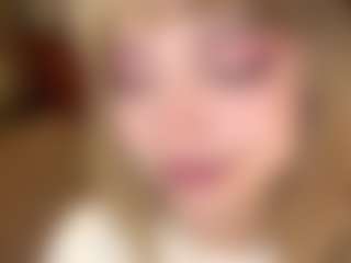 Live cam show with AuroreGlaeser - Blonde Hair College on xDating