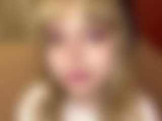 Live cam show with AuroreGlaeser - Blonde Hair Amateur on Camsoda