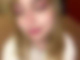AuroreGlaeser's Live Sex Cam Show