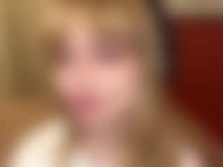 Live cam show with AuroreGlaeser - College Toys on Soda Cam