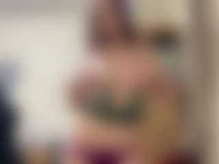 Live cam show with Emily - New Brown Eyes on Mixed Magazine Live