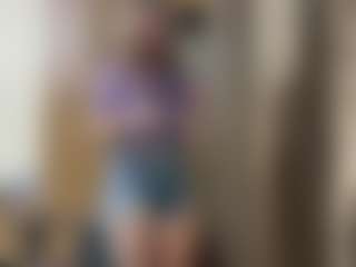 Live cam show with Emily - Cum on Camsoda