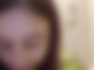 Live cam show with DiamondWeather - Shaved Pussy Brown Hair on Camsoda