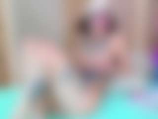 Live cam show with Nahomi-Baxter - Fingers on Camsoda