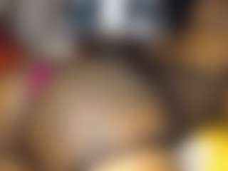 Live cam show with abigail-luv - Curvy Small Tits on xplaylive.com