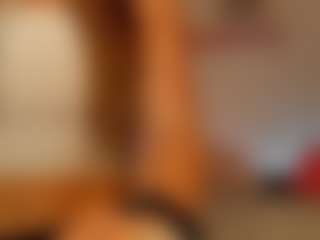 Live cam show with AnnieLaivly - Toys on Hubzter Live