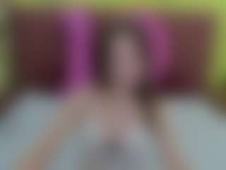 Live cam show with AylinHermosa - Teasing on Gym Cam Girls