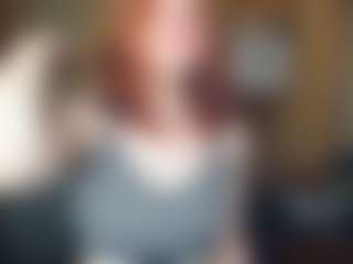Live cam show with SheronPont - Athletic Shaved Pussy on madthumbs