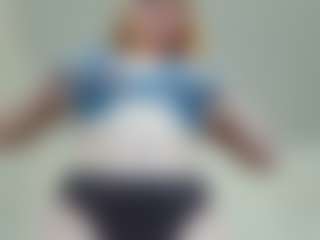 Live cam show with SparkleEmery - Blonde Hair on sexylive.show