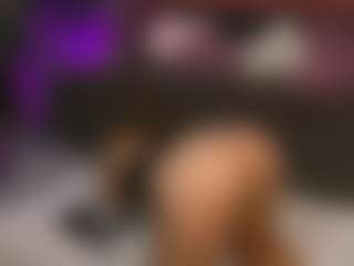 AlysiaVey's Live Sex Cam Show