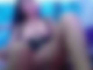 Show en direct avec VIOLETA-HIILS - Athletic Brown Eyes sur Camsoda
