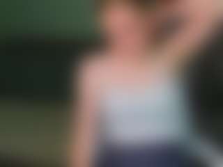 Live cam show with Rihana-Nell - Blonde Hair Amateur on Cam Slut