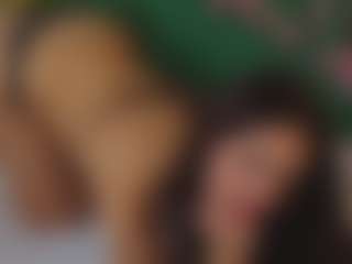 Live cam show with EvaPage - Athletic on CamClone
