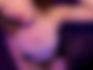 LeonorLangsam MILF webcam performer live streaming