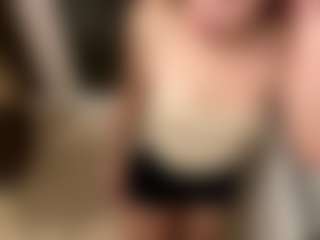 LeonorLangsam's Live Sex Cam Show