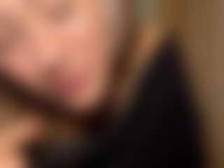 LeonorLangsam's Live Sex Cam Show