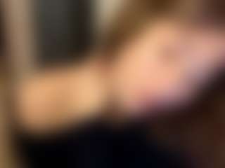 Live cam show with LeonorLangsam - Public Mature on sexylive.show