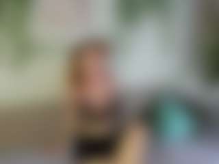 Live cam show with Lizi-Emberly - Normal on xplaylive.com