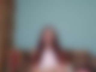 Live cam show with MagaretConliffe - Fingering on CamClone