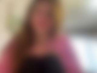 Live cam show with MagaretConliffe - New Petite on Gym Cam Girls