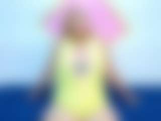 Live cam show with Rosee-Sweet - Drinking on WildCum