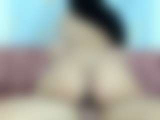 Live cam show with Bella-star - New Petite on live.xbliss.ai