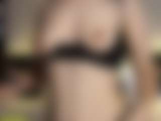 Nissanyxy MILF webcam performer live streaming