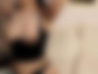 Live cam show with Nissanyxy - Fingering MILF on WildCum