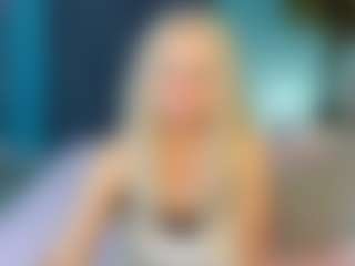 Live cam show with Tammy-Mills - Fingers on Camsoda