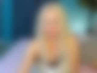 Live cam show with Tammy-Mills - Fingers on Camsoda