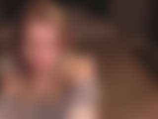 Live cam show with Vivienn-Rose - Blonde Hair on TeamSkeetLive