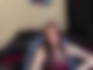 Live cam show with DeeannVrazel - Flashing on Camsoda