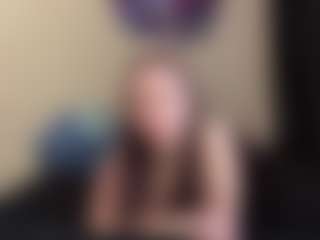 Live cam show with DeeannVrazel - Flashing on Camsoda