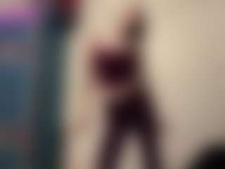 DeeannVrazel's Live Sex Cam Show